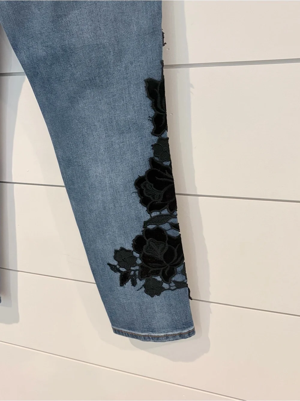 Boston Proper Floral Embroidered Skinny Jeans Cottagecore Boho Chic 10 Mobwife
